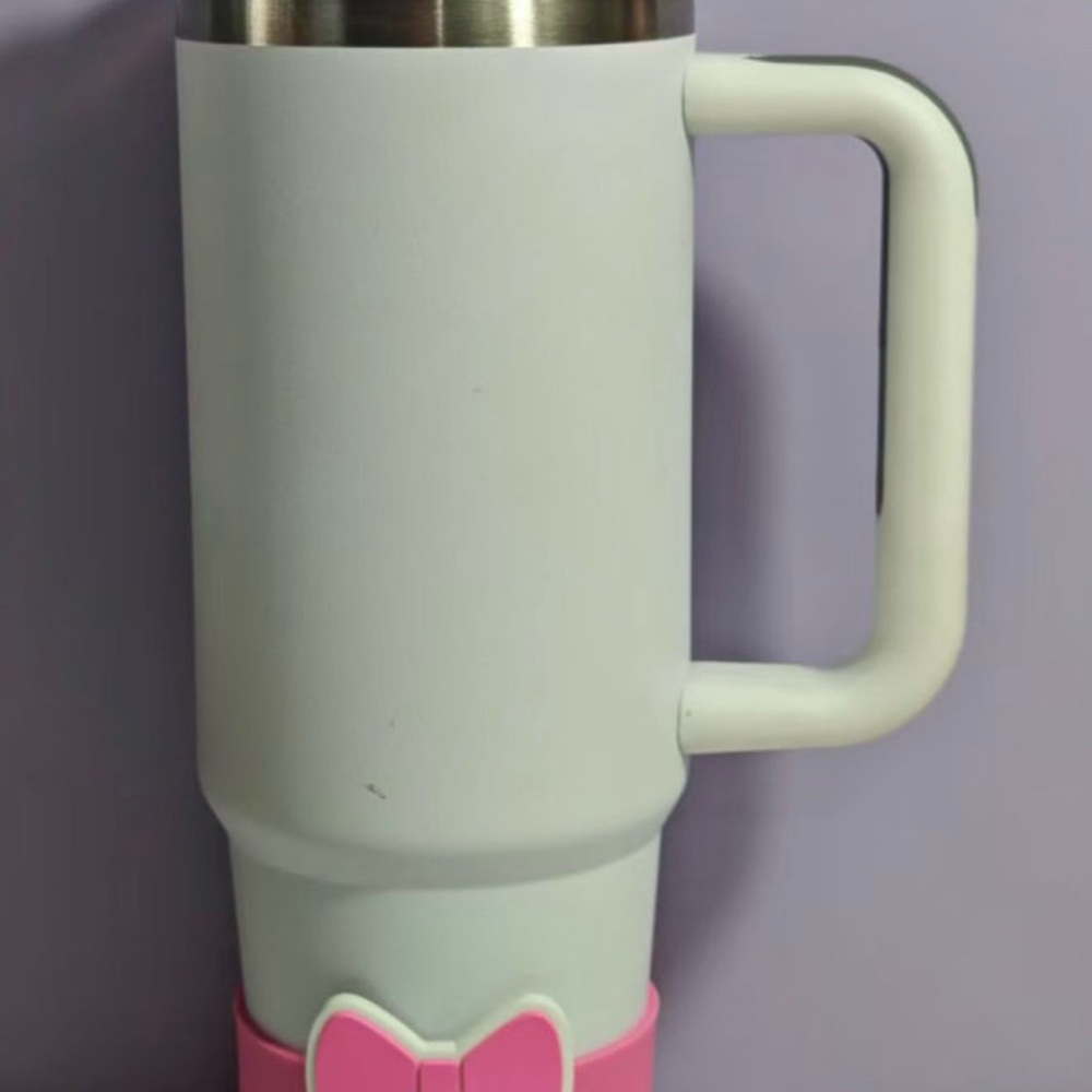 ⭐️Vibrant Pink Bow Cup Sleeve - Picture 3 of 3